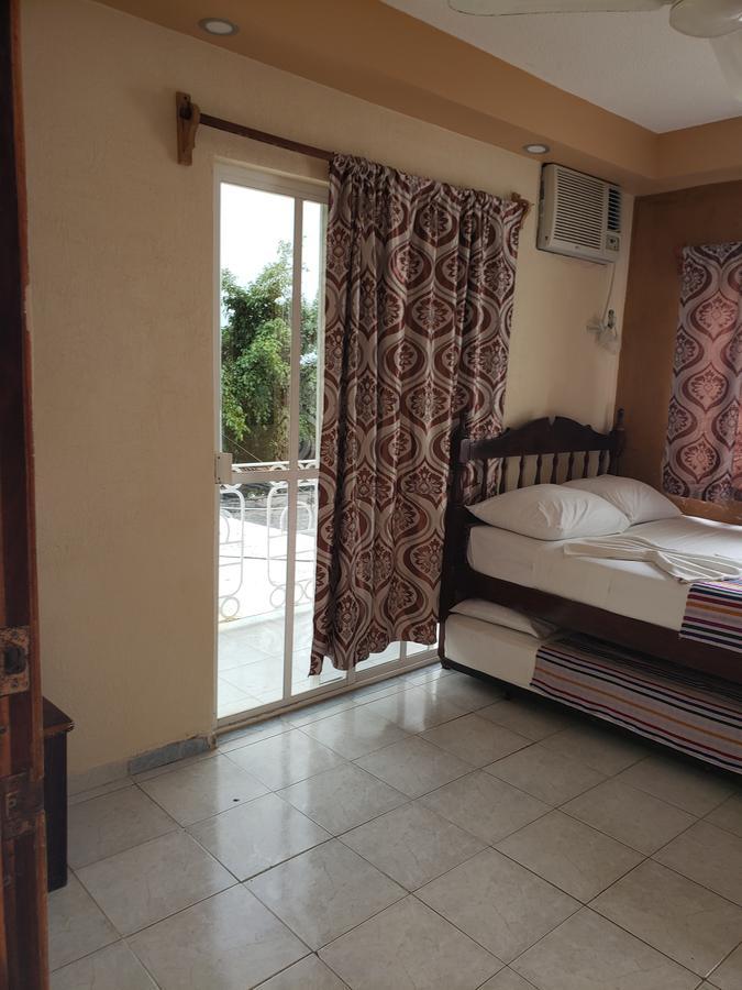 Hotel Cuarto Camino Playa Del Carmen Esterno foto